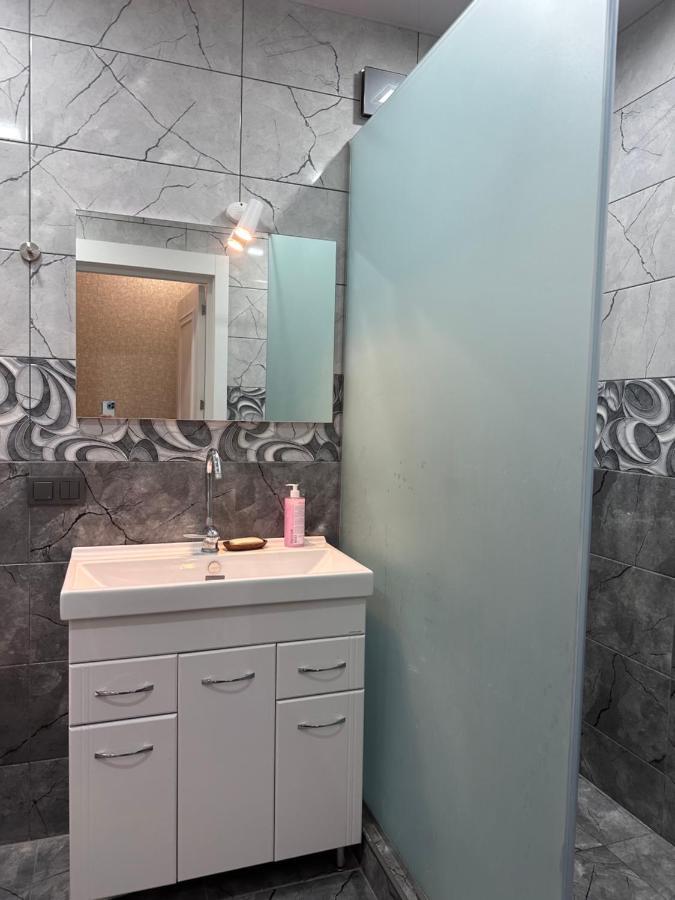 4 Bedroom Suite Apartment Ln Tbilisi City Buitenkant foto